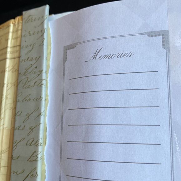 Tri-fold 4x6 Photo Album - Picture 9 of 11